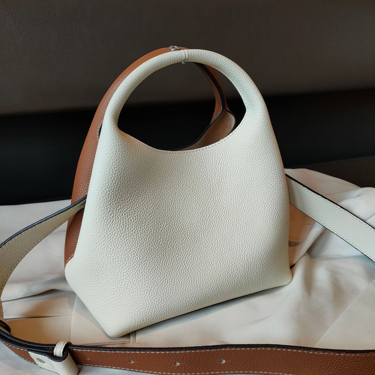 Women's First Layer Cowhide Bucket Bag – Soft Genuine Leather Shoulder & Messenger Bag