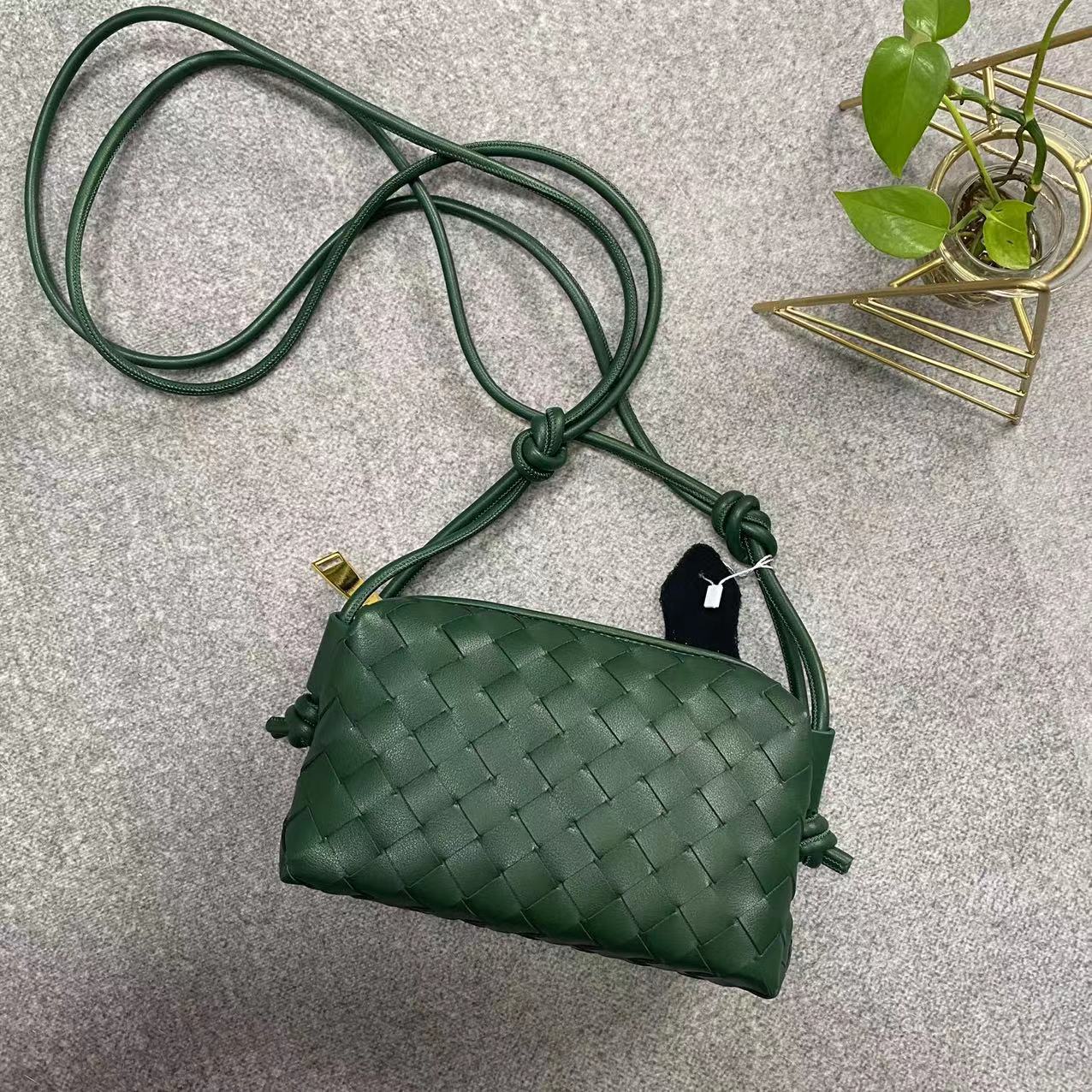Women's Genuine Leather Woven Small Square Bag – Light Luxury Cowhide Crossbody