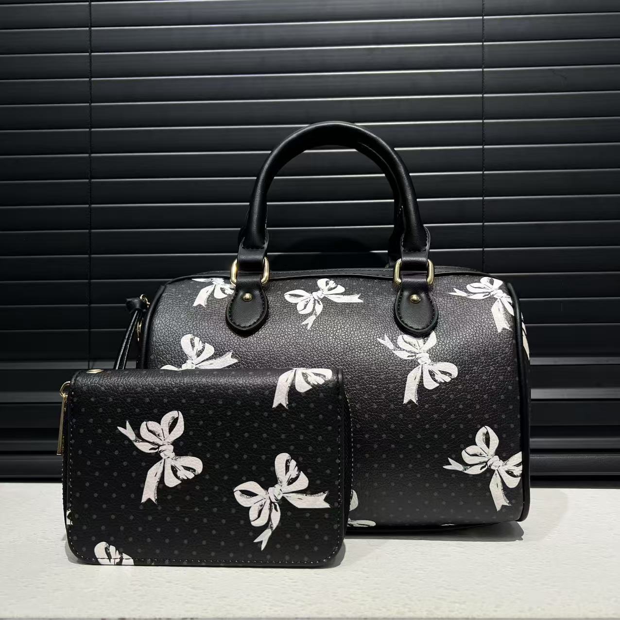 Women's Soft Leather Patchwork Handbag – Cute & Easy to Match Everyday Bag
