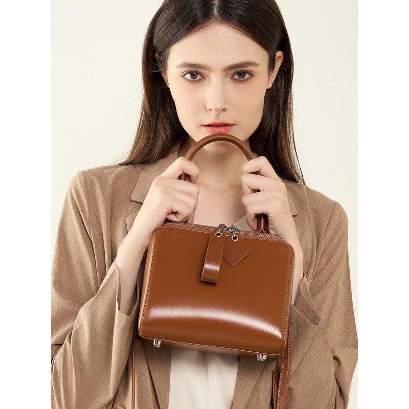 Women's Versatile Leather Handbag – Classic Everyday Bag