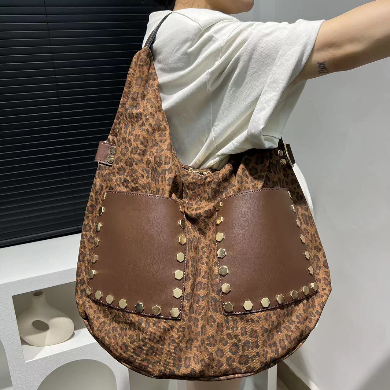 Women's Retro Leopard Print Bucket Bag – Large Capacity PU Patchwork Handbag