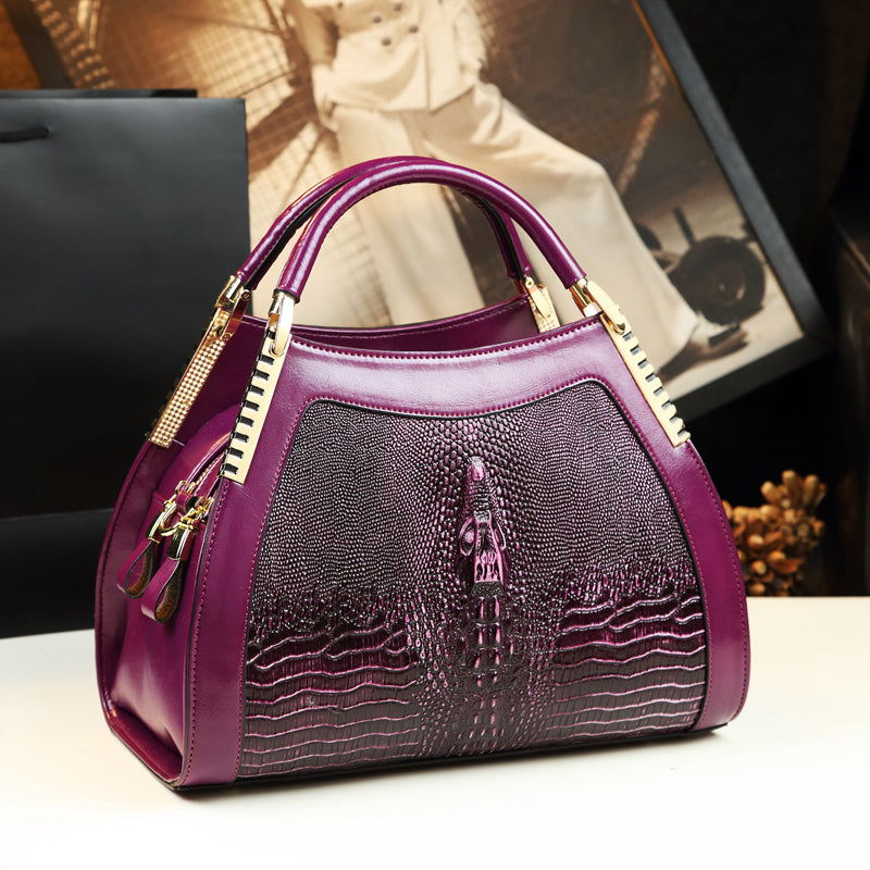 Women's Crocodile Pattern Cowhide Shoulder Bag – Large Dumpling Shape Messenger Handbag