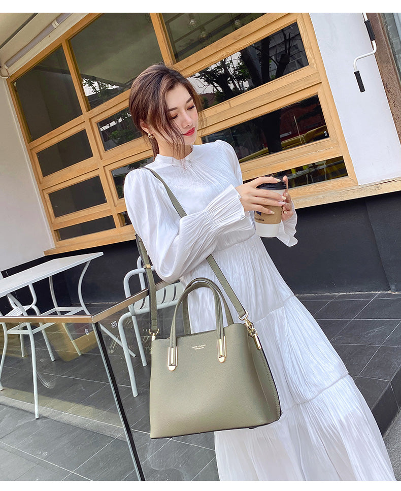 Women's Black Leather Large Capacity Messenger Bag – Fashion Crossbody Shoulder Bag
