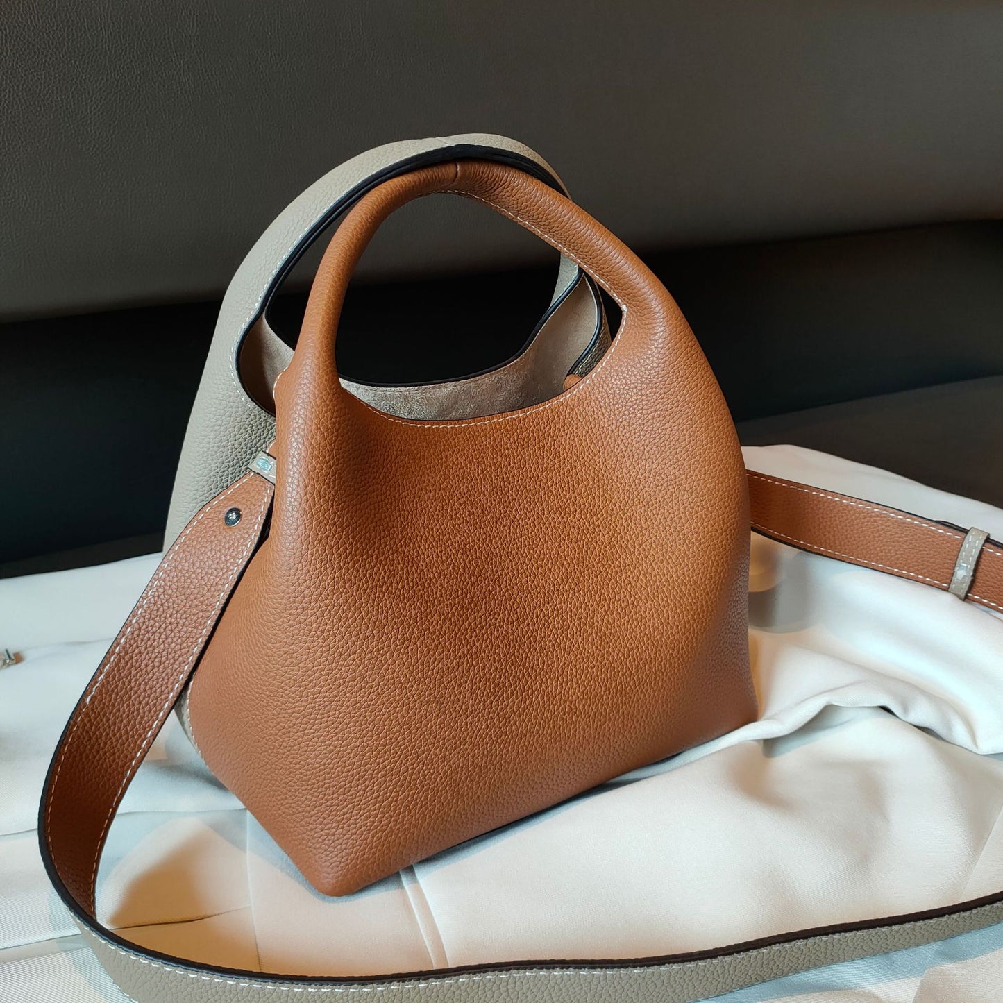 Women's First Layer Cowhide Bucket Bag – Soft Genuine Leather Shoulder & Messenger Bag
