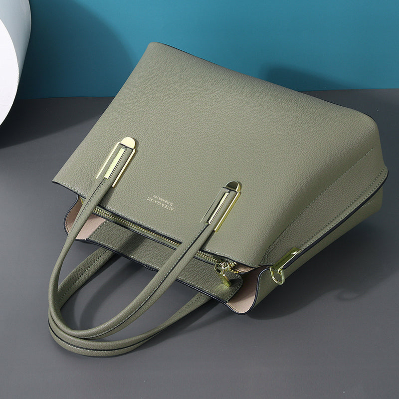 Women's Black Leather Large Capacity Messenger Bag – Fashion Crossbody Shoulder Bag