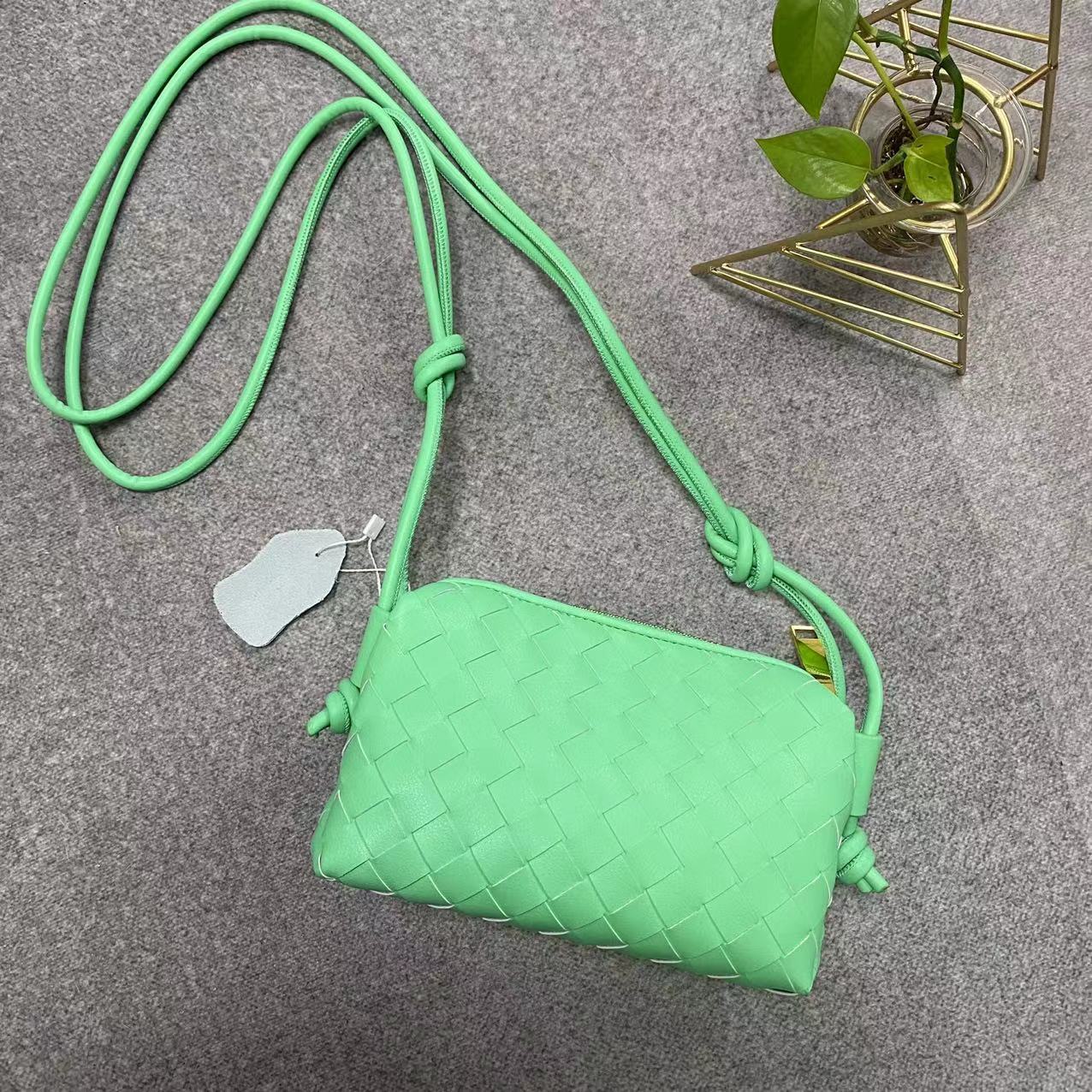 Women's Genuine Leather Woven Small Square Bag – Light Luxury Cowhide Crossbody