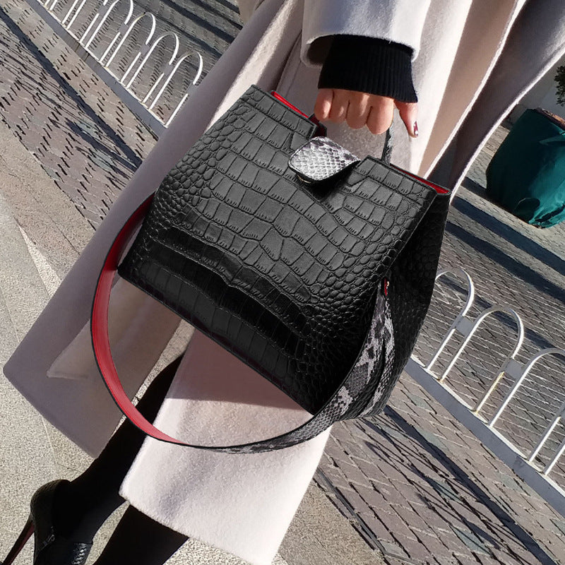 Women's Wide Strap Messenger Bag – Casual Crossbody Shoulder Bag