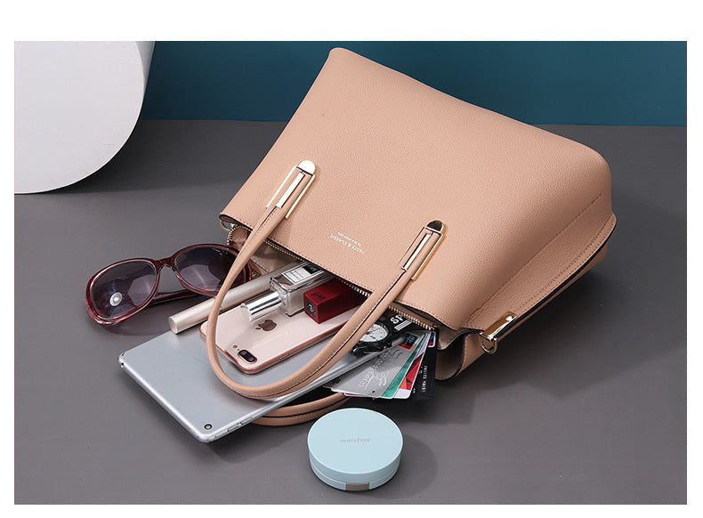 Women's Black Leather Large Capacity Messenger Bag – Fashion Crossbody Shoulder Bag