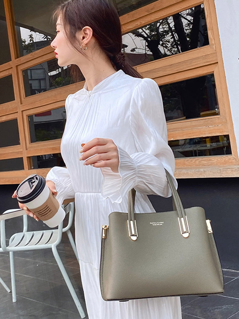 Women's Black Leather Large Capacity Messenger Bag – Fashion Crossbody Shoulder Bag